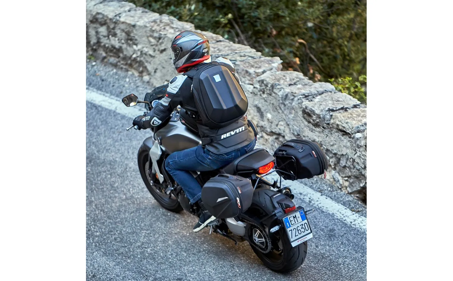 Mochila Givi L/Xstream 22Lts. |ST606|