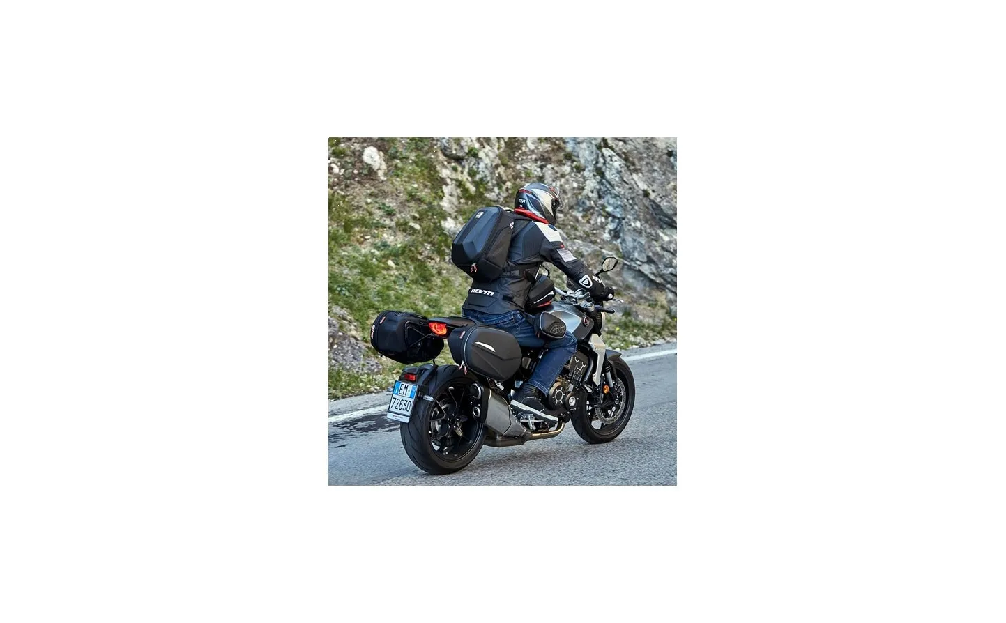 Mochila Givi L/Xstream 22Lts. |ST606|